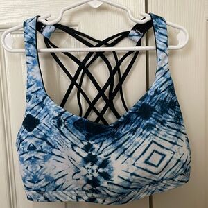 Queenieke Women’s Yoga Sport Bra Light Support Strappy Free to Be (S)